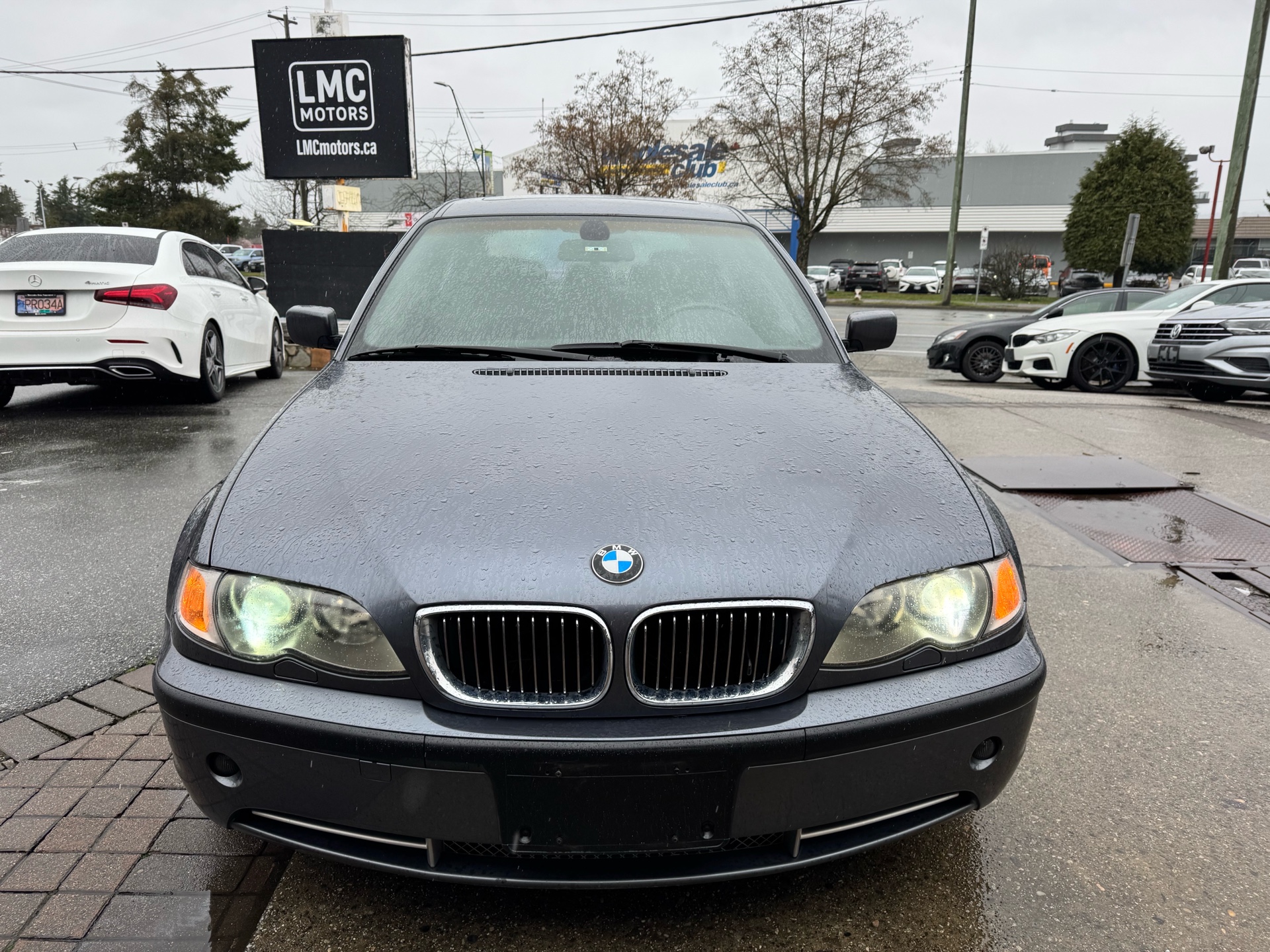 BMW 3 Series 330i Sedan RWD