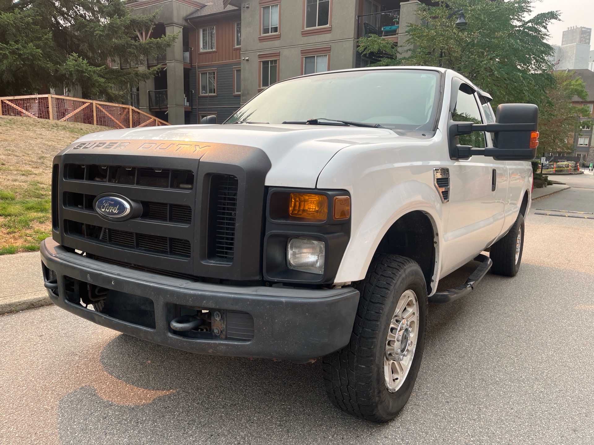 White 2008 Ford F-350 Super Duty Pickup Truck Four-Wheel Drive Automatic