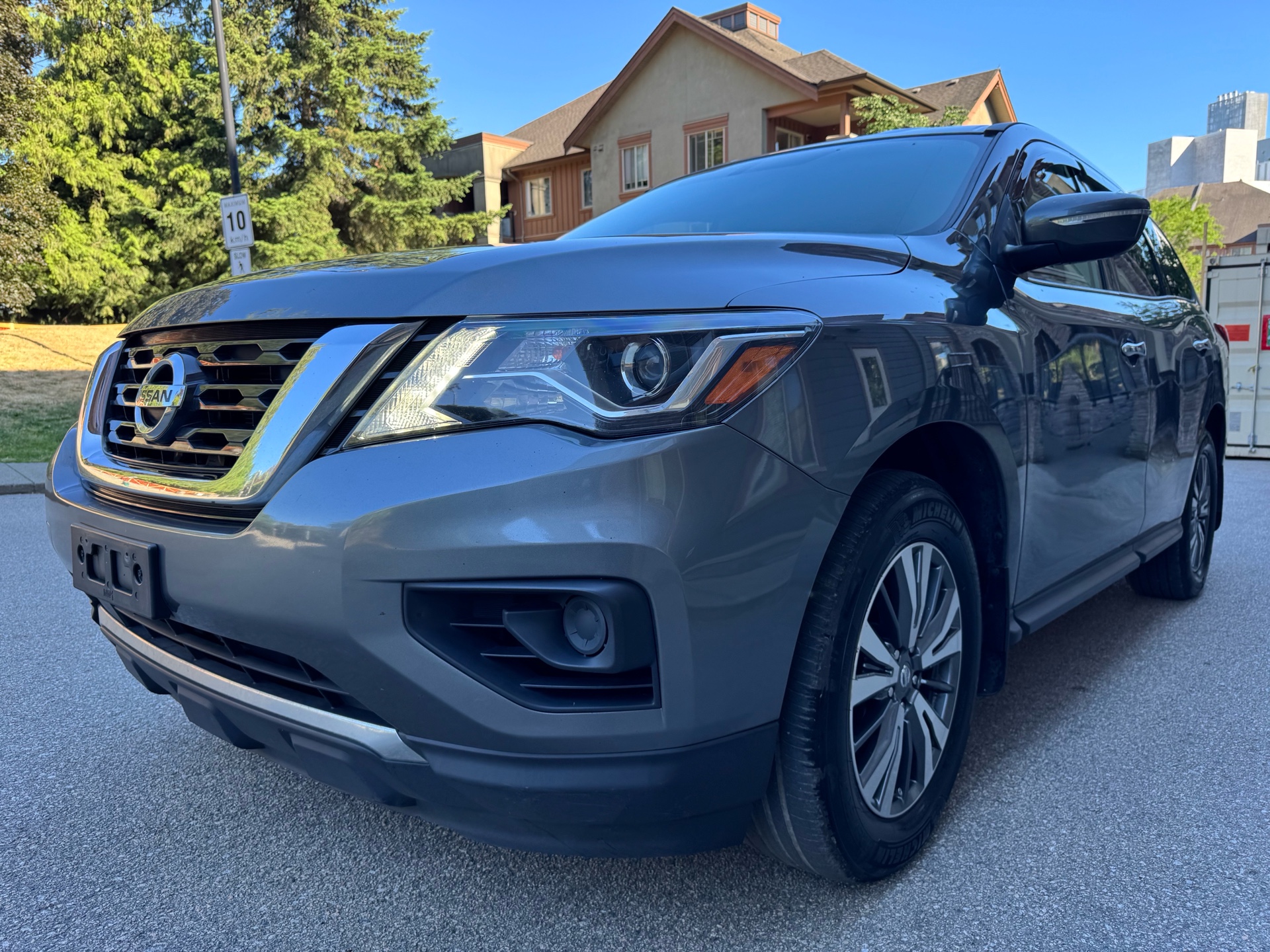 Black 2017 Nissan Pathfinder S SUV / Crossover Front-Wheel Drive Automatic