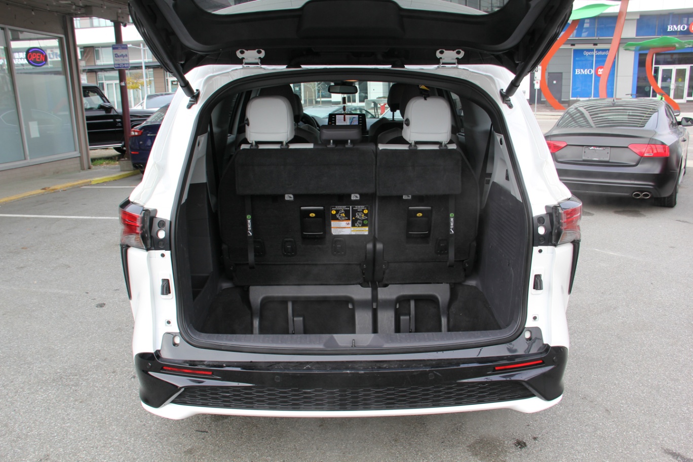 2022 Toyota Sienna Hybrid XSE AWD, 温哥华, 全款车