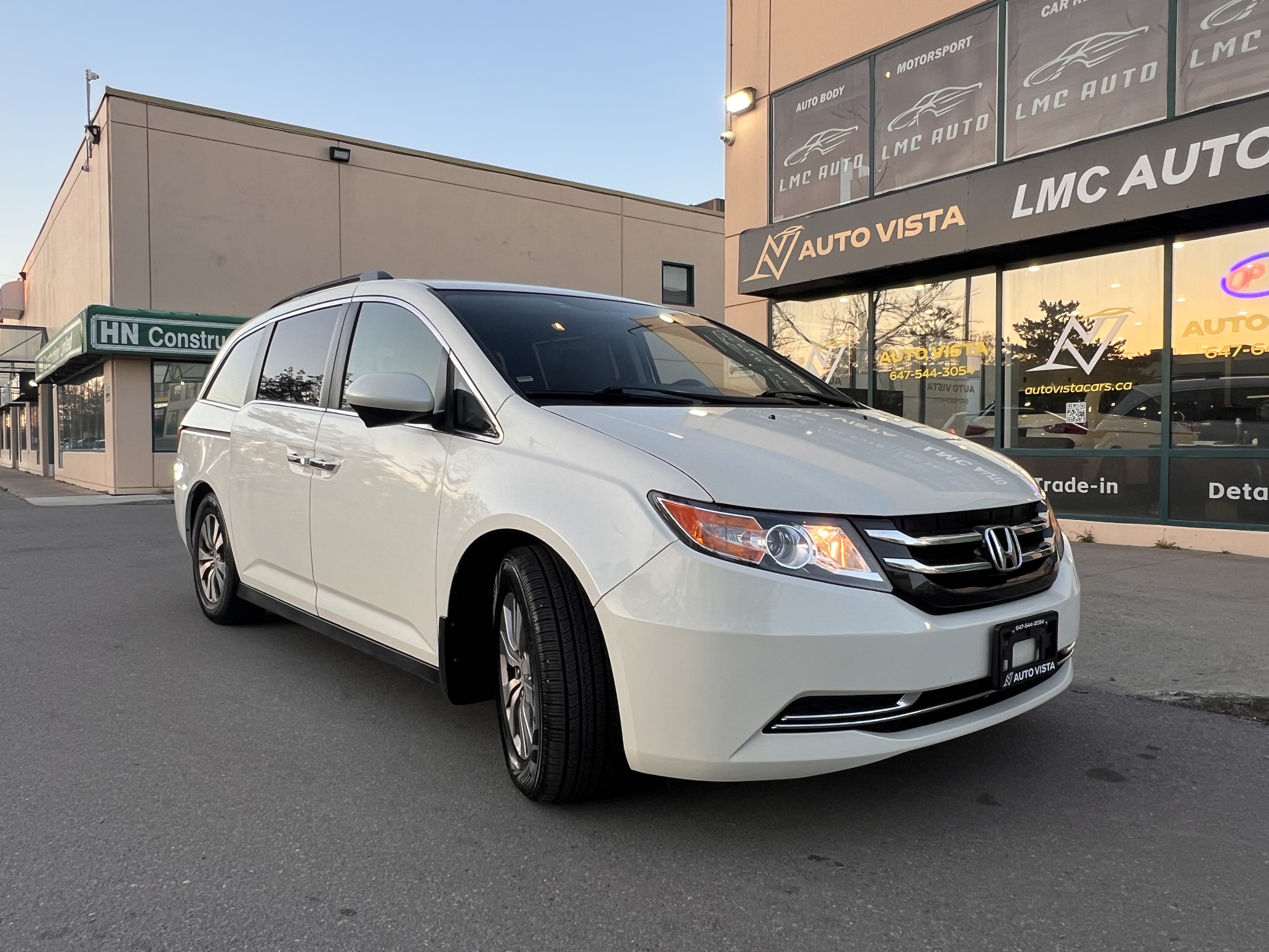 White 2015 Honda Odyssey Minivan Front-Wheel Drive Automatic