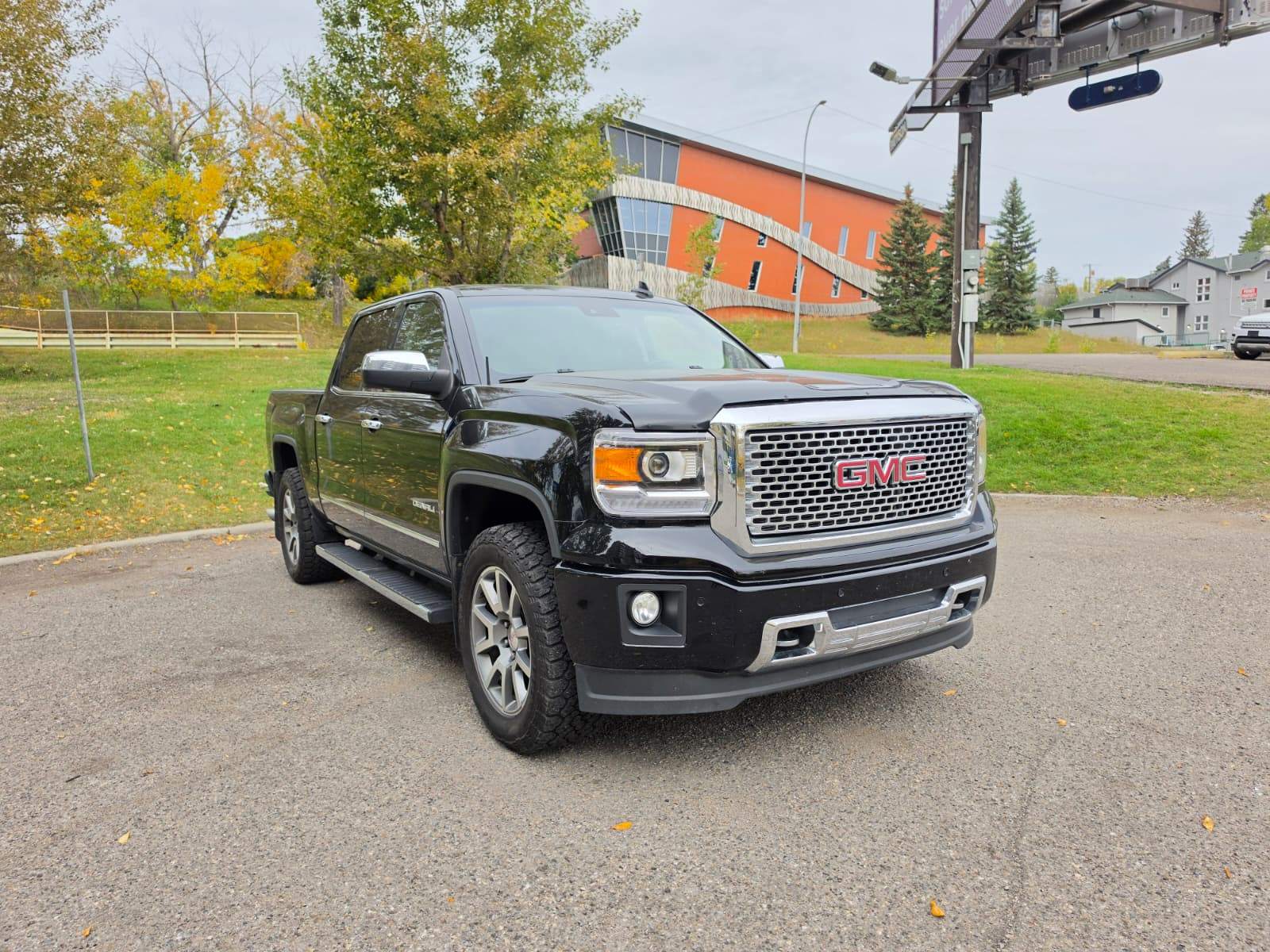 2015 GMC Sierra 1500 Denali Crew Cab 4WD