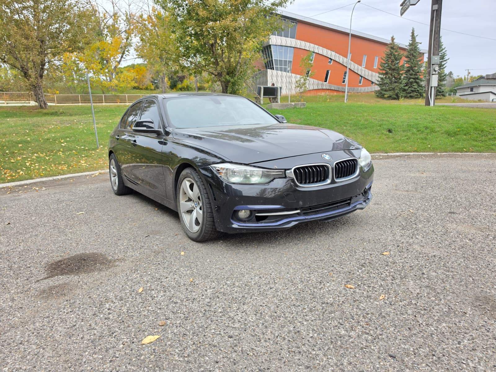 2016 BMW 3 Series 320i xDrive Sedan AWD