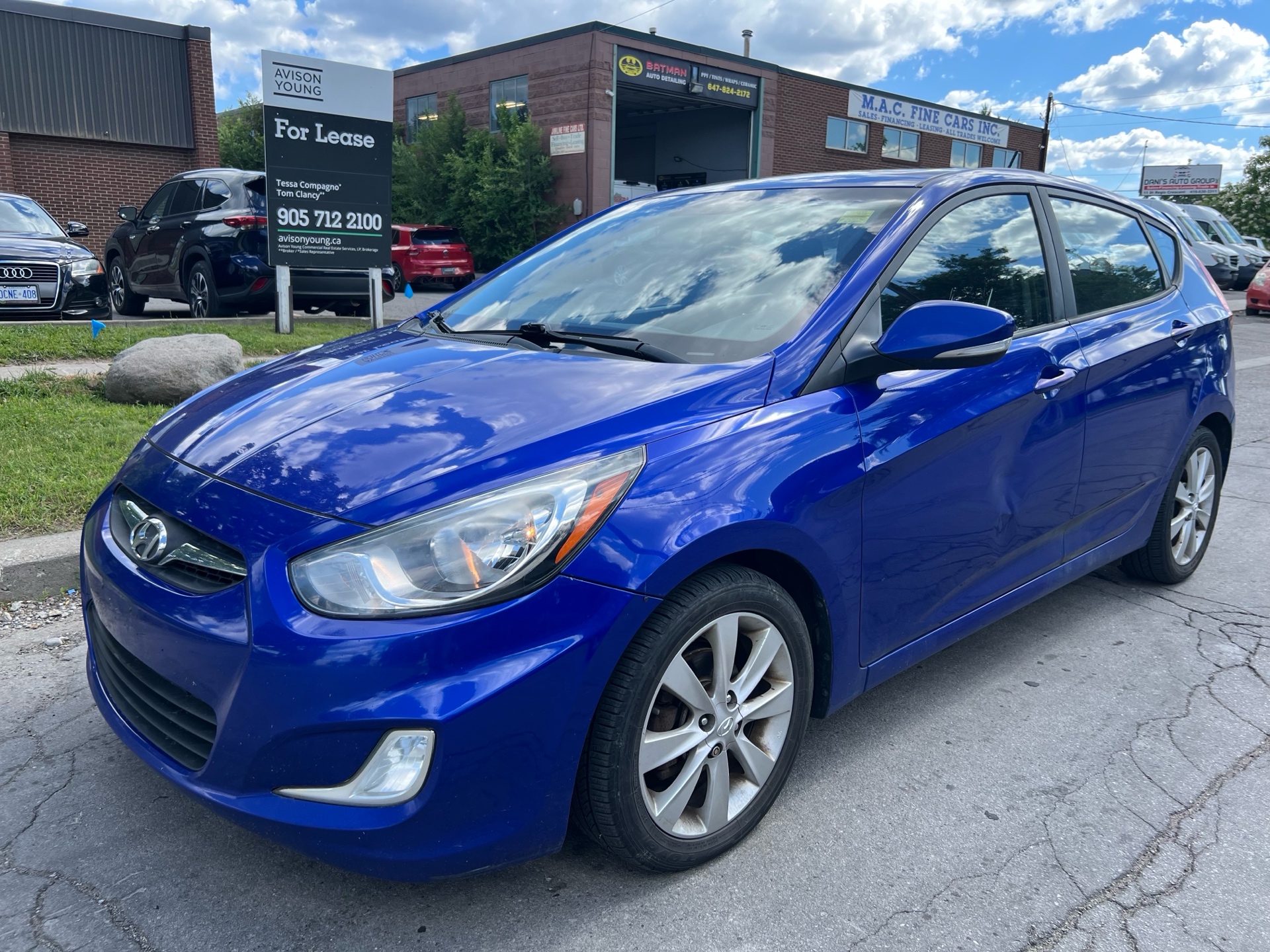 2014 Hyundai Accent SE 4-Door Hatchback FWD