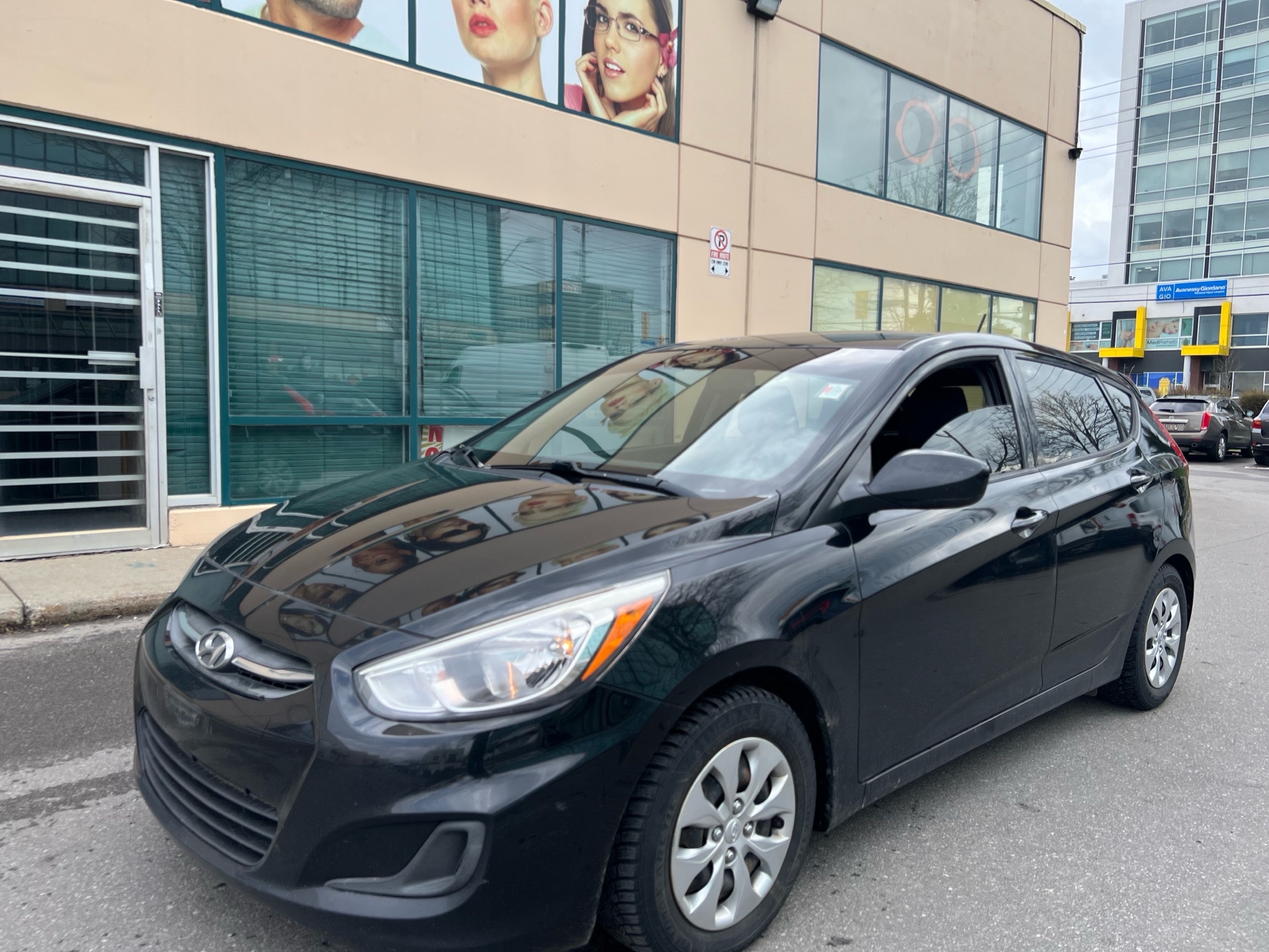 2016 Hyundai Accent GL 4-Door Hatchback FWD