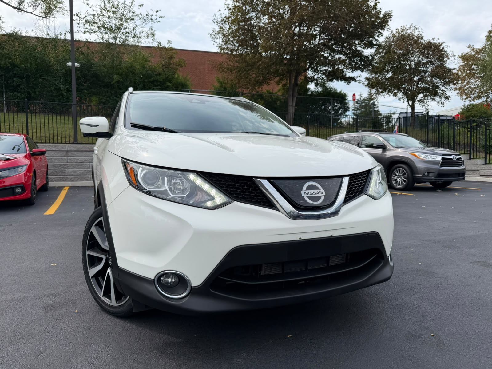 White 2019 Nissan Qashqai SUV / Crossover  Automatic