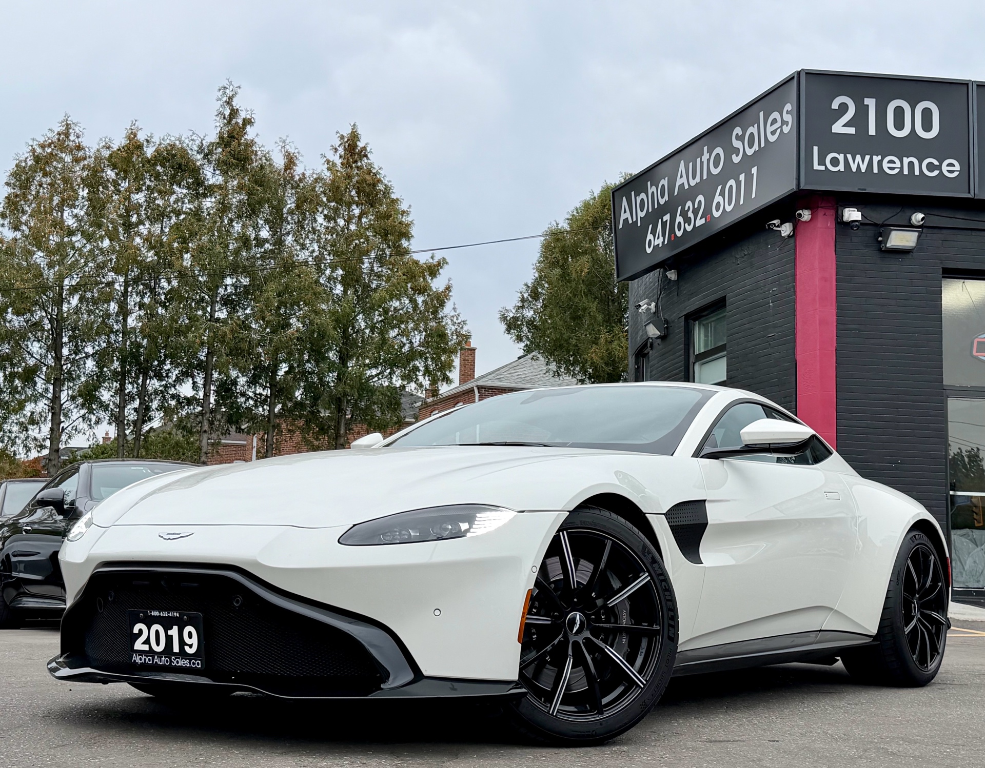 White 2019 Aston Martin Vantage Coupe Rear-Wheel Drive Automatic
