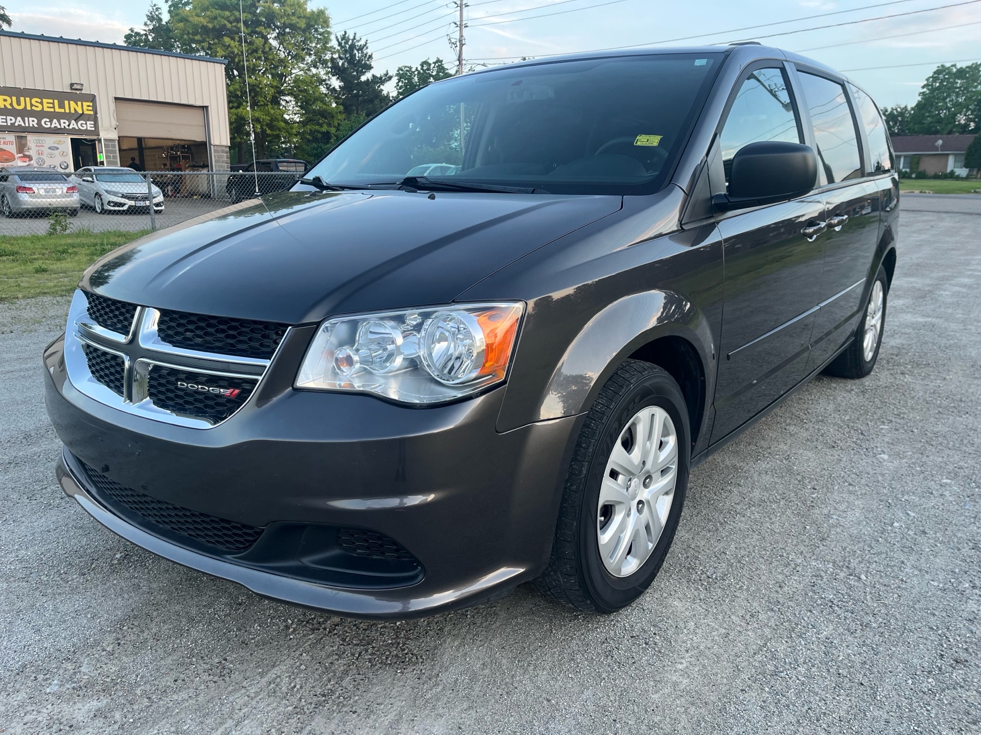Gray 2015 Dodge Grand Caravan SXT FWD Minivan Front-Wheel Drive Automatic