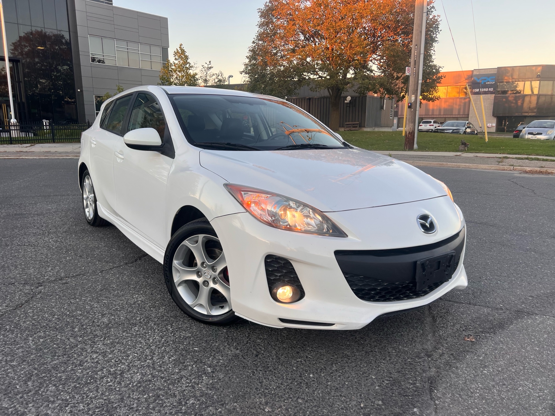 White 2012 Mazda MAZDA3 Hatchback Automatic