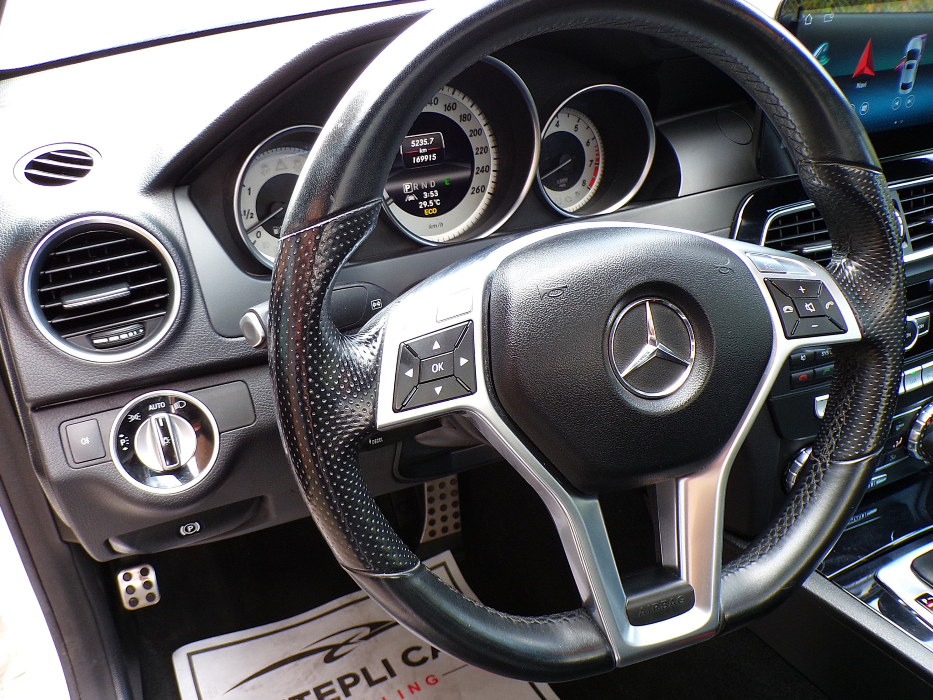 /autogallery/2013-Mercedes-Benz-C-Class-7945407046181467.jpg