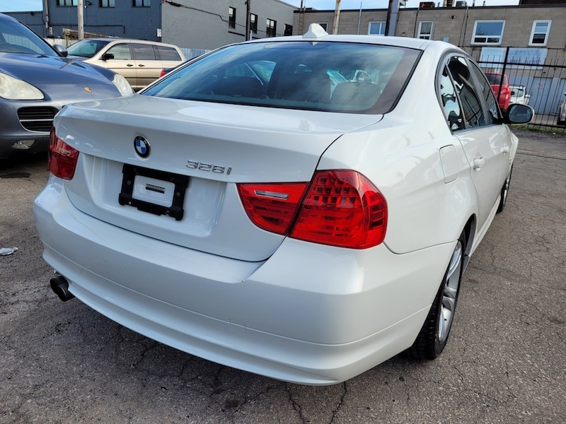 /autoisland/2009-BMW-3Series-32297142305478665.jpg