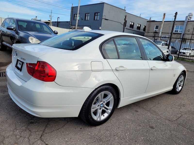 /autoisland/2009-BMW-3Series-5743459589307744.jpg