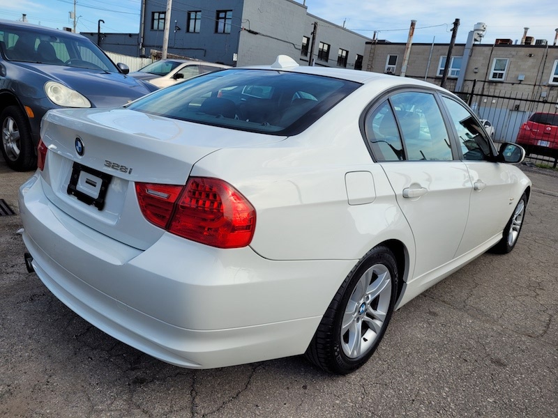 /autoisland/2009-BMW-3Series-8544782874341907.jpg