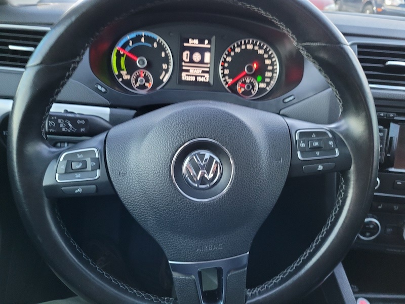 /autoisland/2013-Volkswagen-JettaSedan-7020342854349297.jpg
