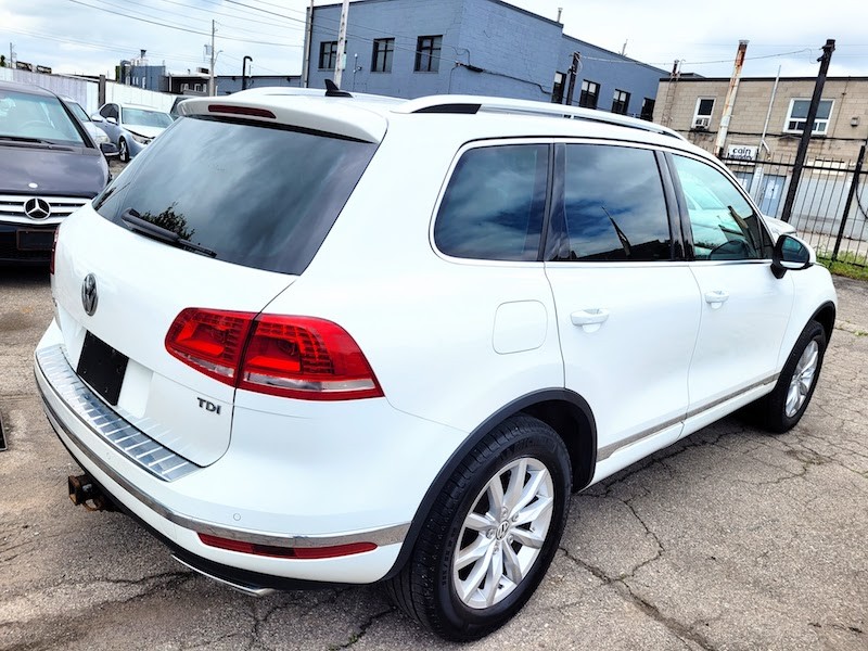 /autoisland/2015-Volkswagen-Touareg-49595886999560723.jpg