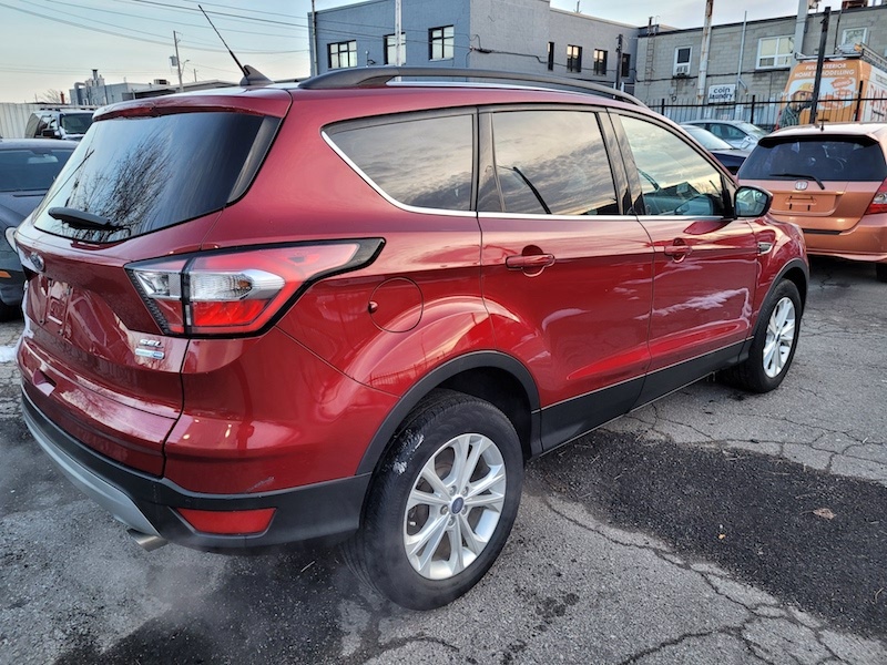 /autoisland/2018-Ford-Escape-15703034944961192.jpg