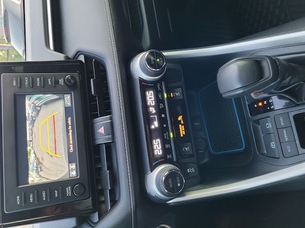 /autoisland/2020-Toyota-RAV4-08644135582233936.jpg