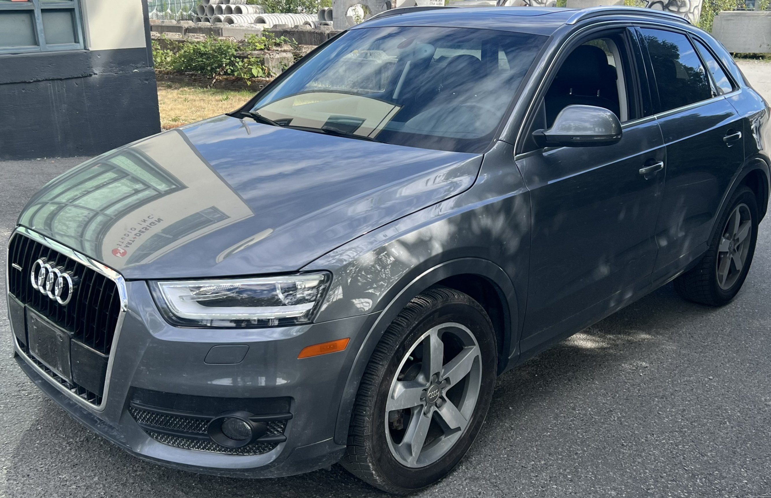 Gray 2015 Audi Q3 SUV / Crossover Automatic