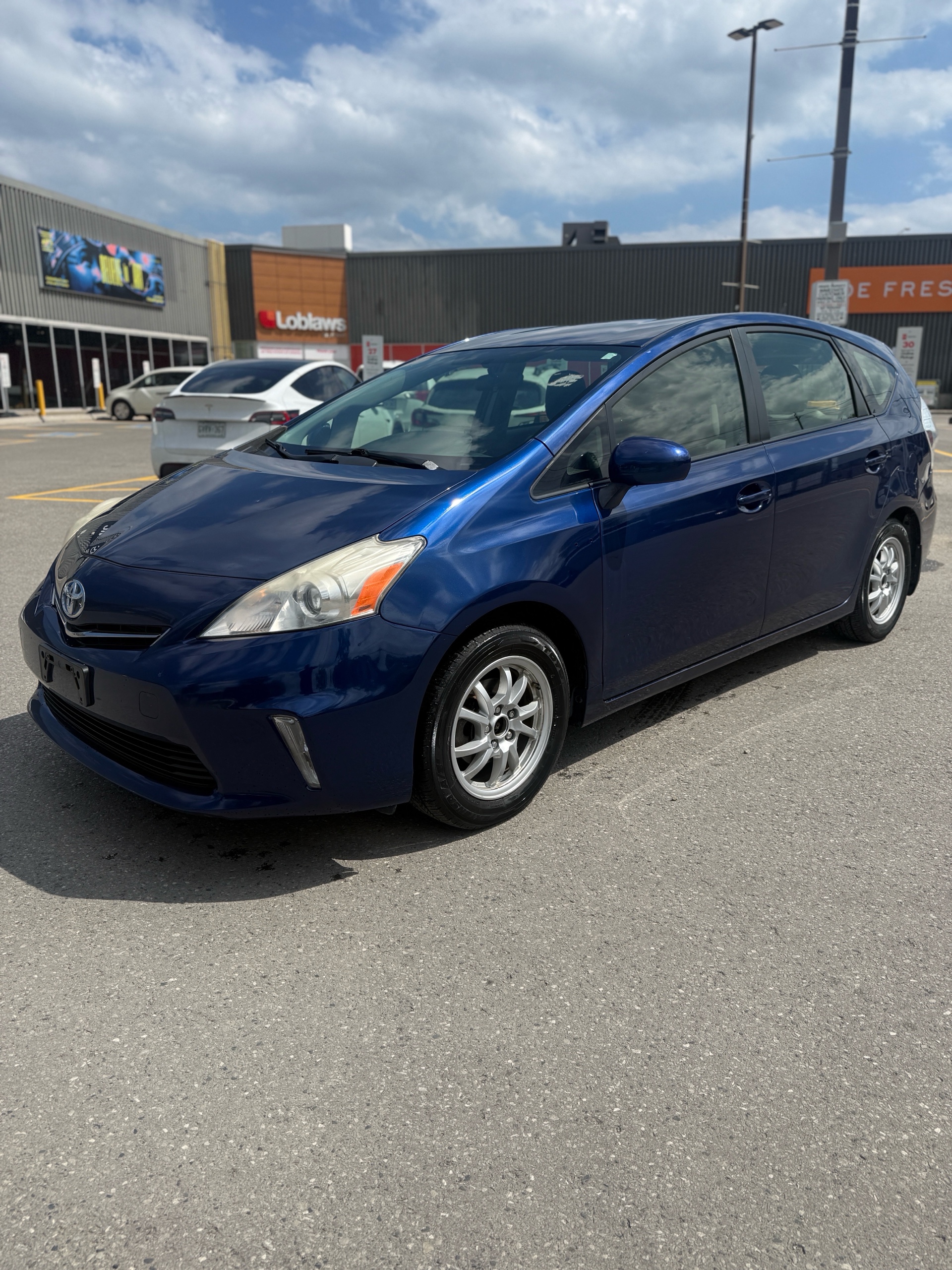 Blue 2013 Toyota Prius v Sedan Automatic