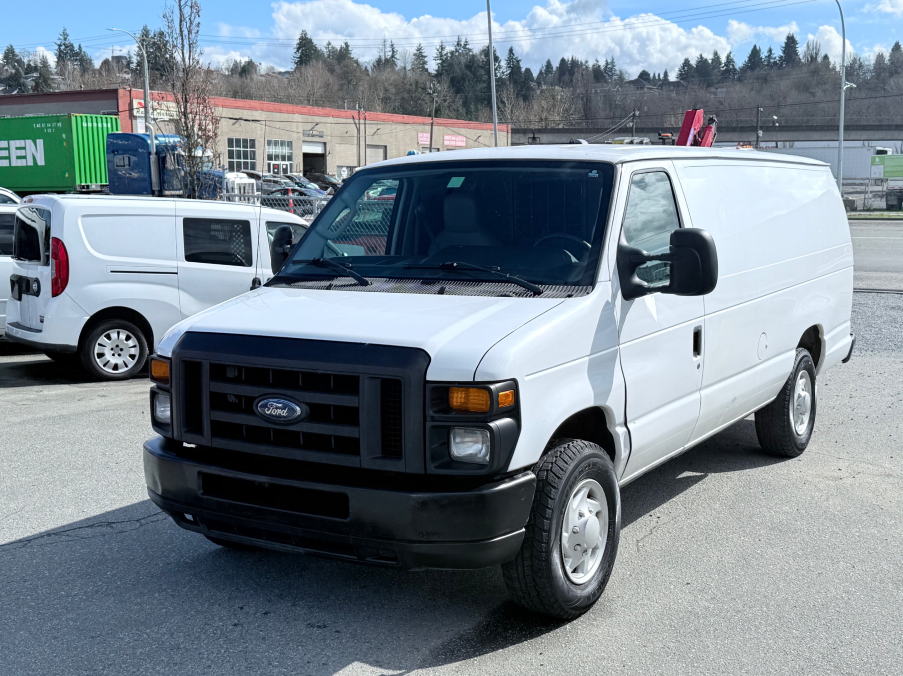 2009 Ford E-Series E-250 Extended Cargo Van