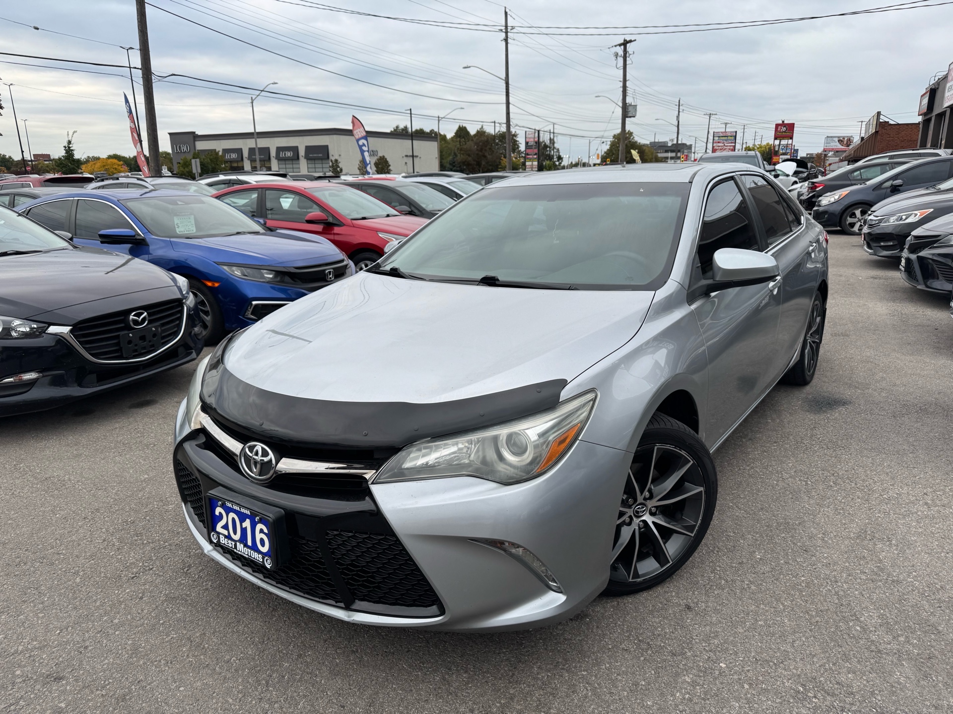 Silver 2016 Toyota Camry Sedan Front-Wheel Drive Automatic