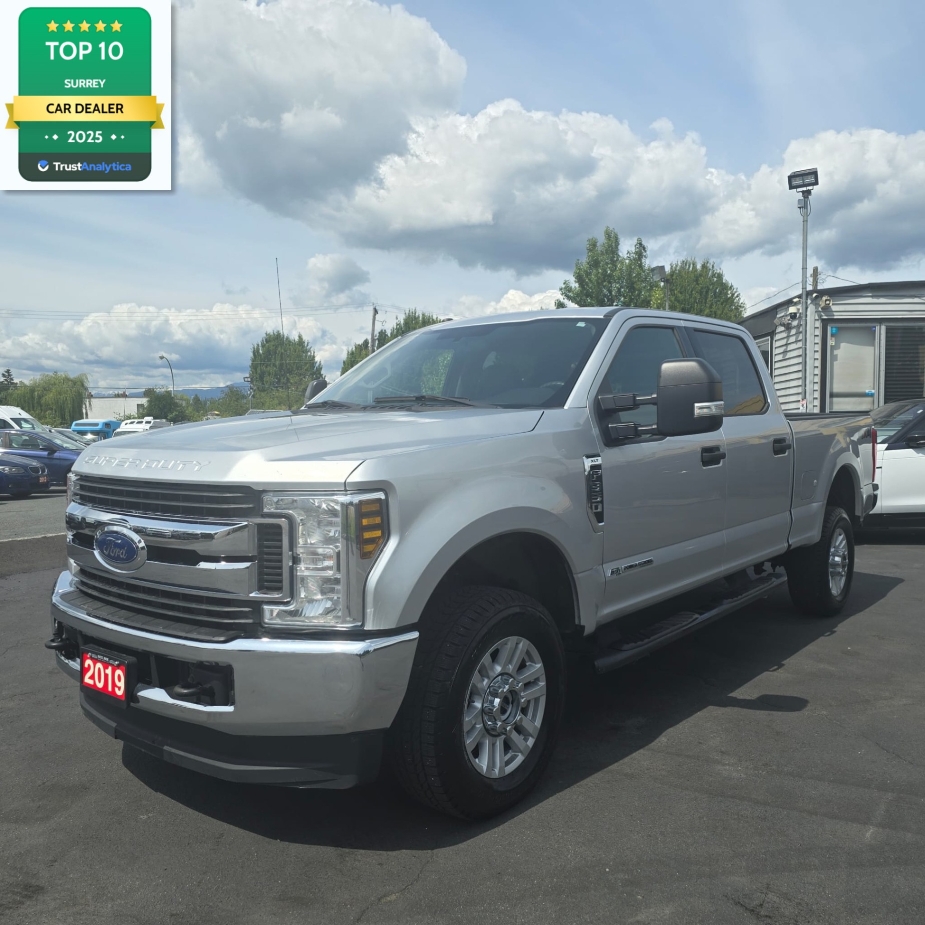Gray 2019 Ford F-350 Super Duty XLT Crew Cab 4WD Pickup Truck Four-Wheel Drive Automatic