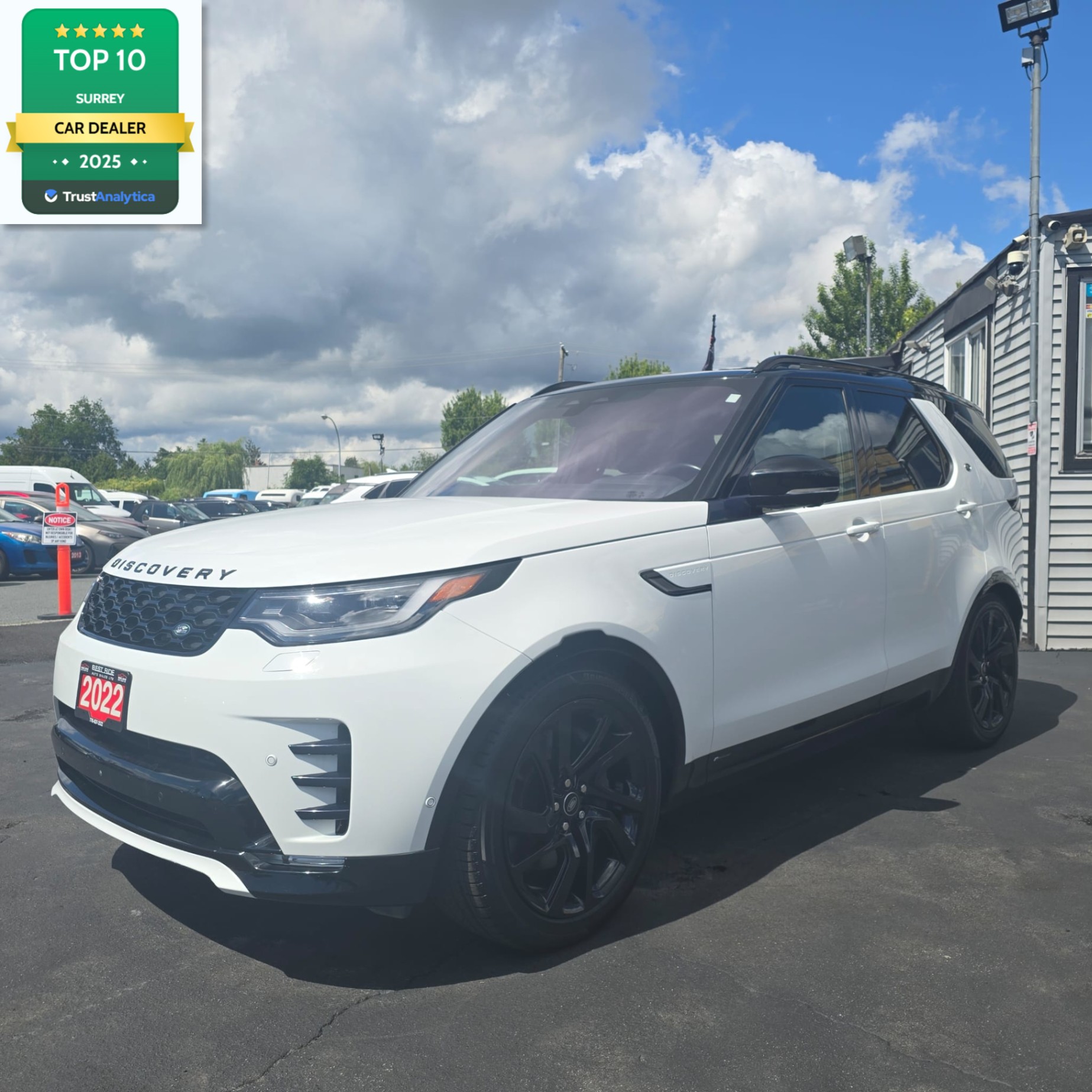 White 2022 Land Rover Discovery SUV / Crossover All-Wheel Drive Automatic