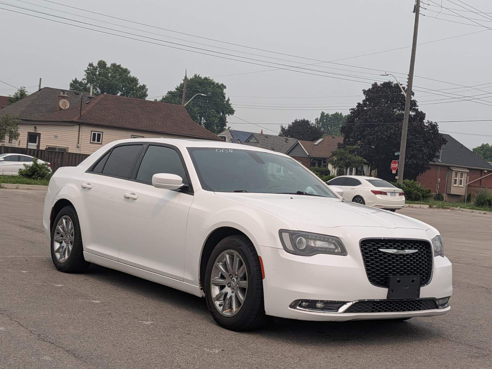 White 2019 Chrysler 300 Sedan Rear-Wheel Drive Automatic