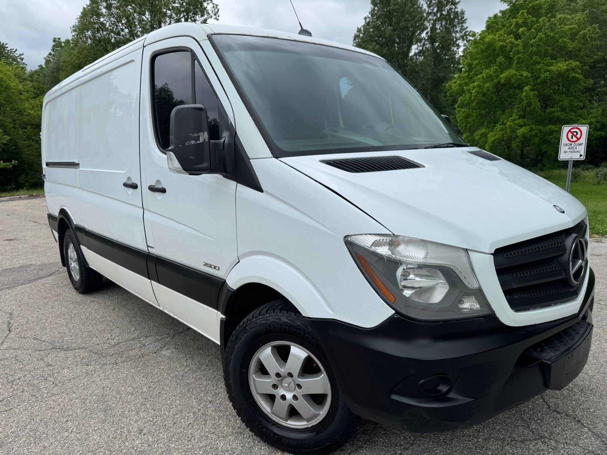 White 2016 Mercedes-Benz Sprinter Cargo 2500 144 WB Cargo Van Van 4X2 Automatic