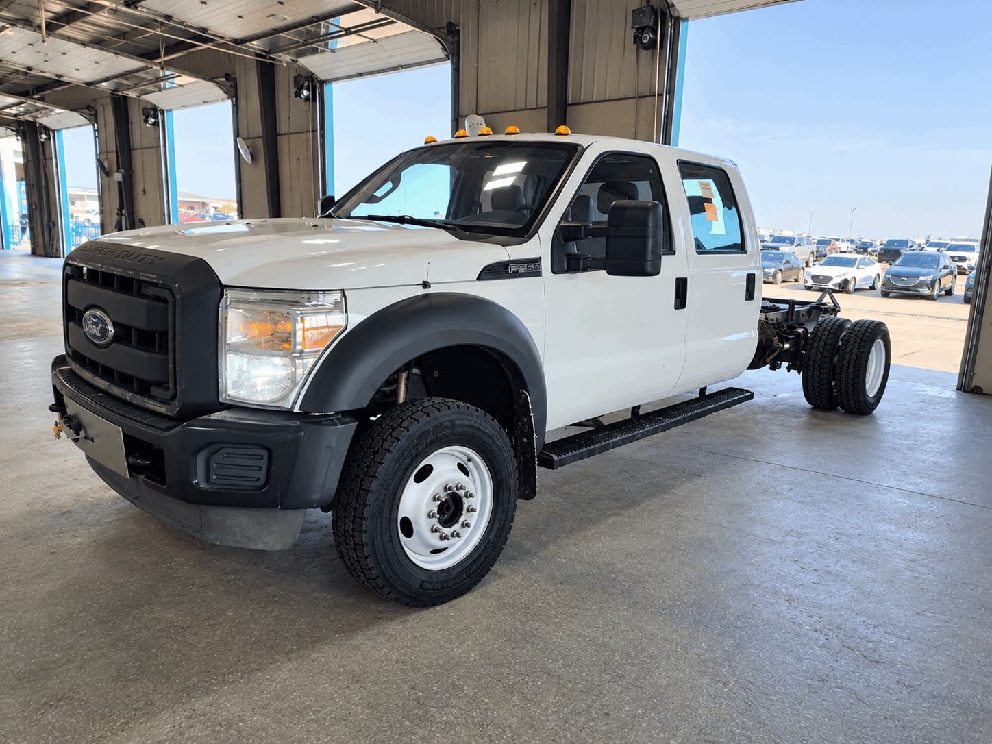 2016 Ford F-550 Super Duty Chassis XL Crew Cab 4WD