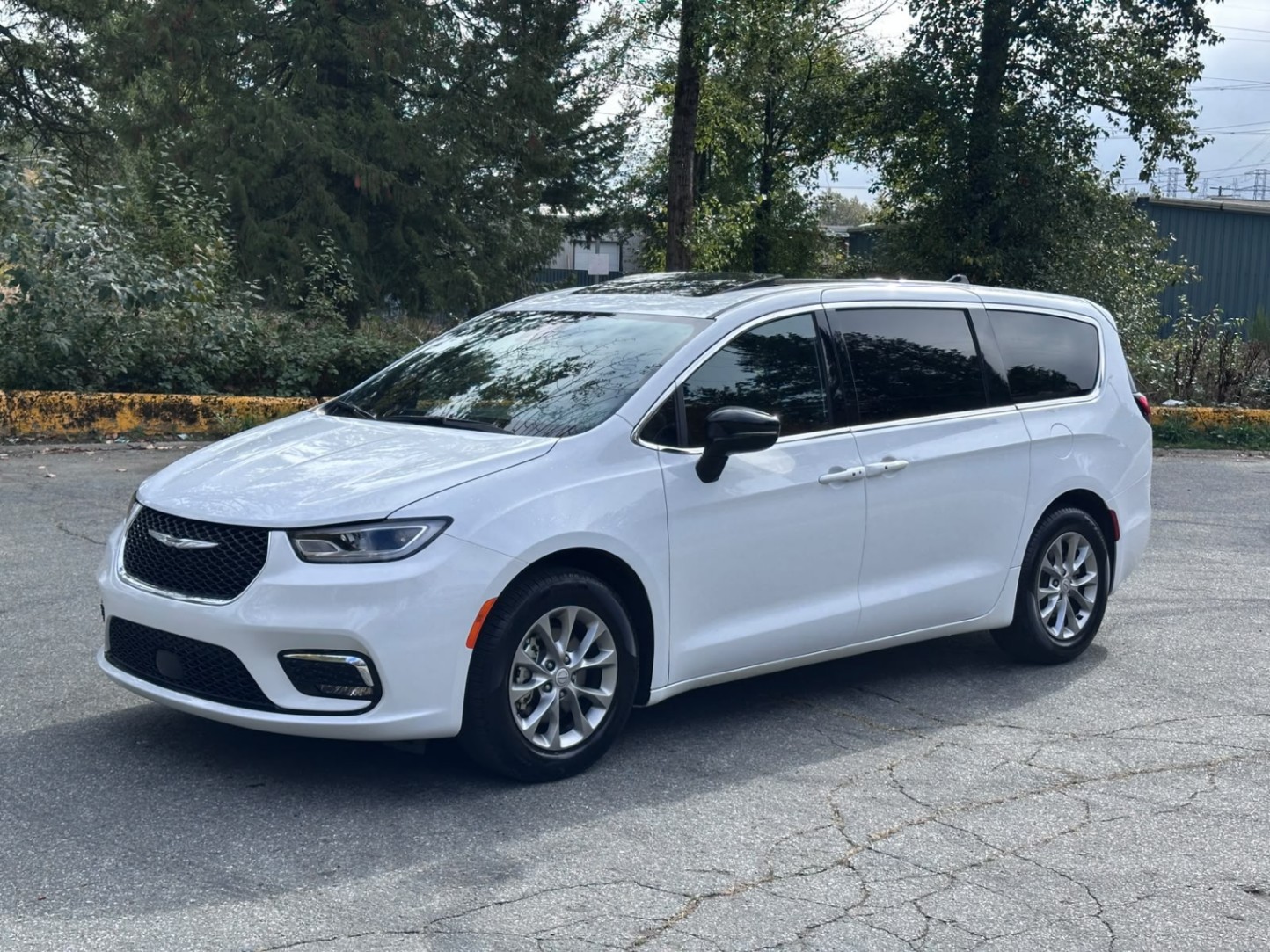 2026 Chrysler Pacifica Limited FWD