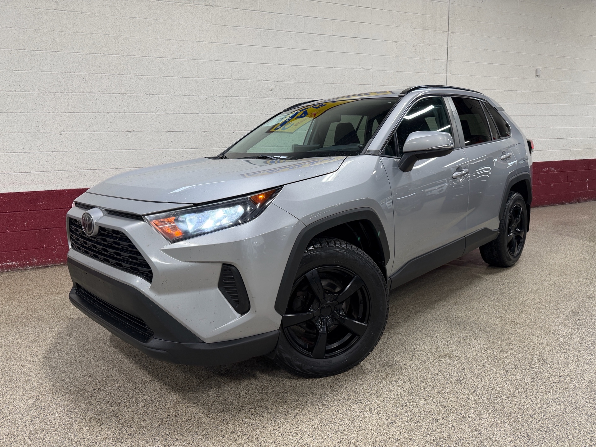  2019 Toyota RAV4 LE FWD   