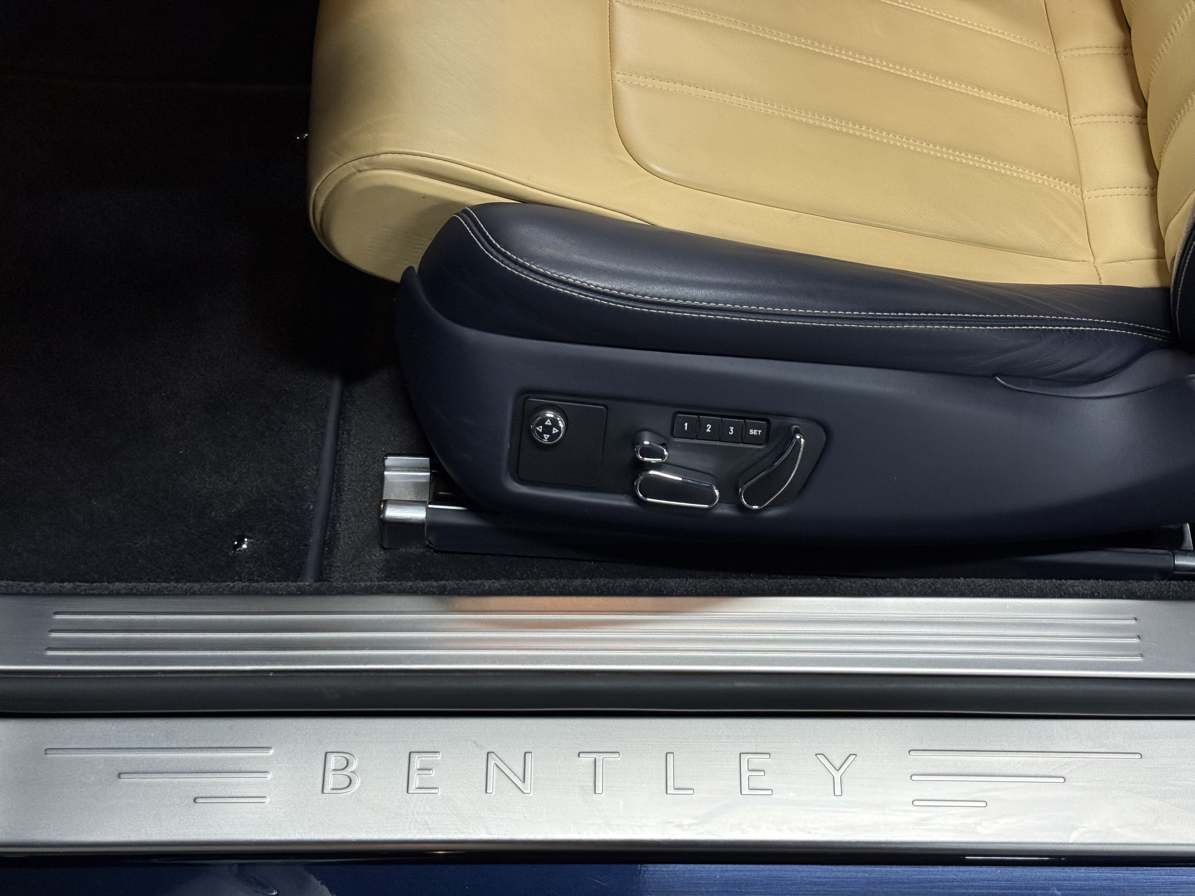 2013 Bentley Continental GT V8 2dr Conv, 多伦多, 全款车