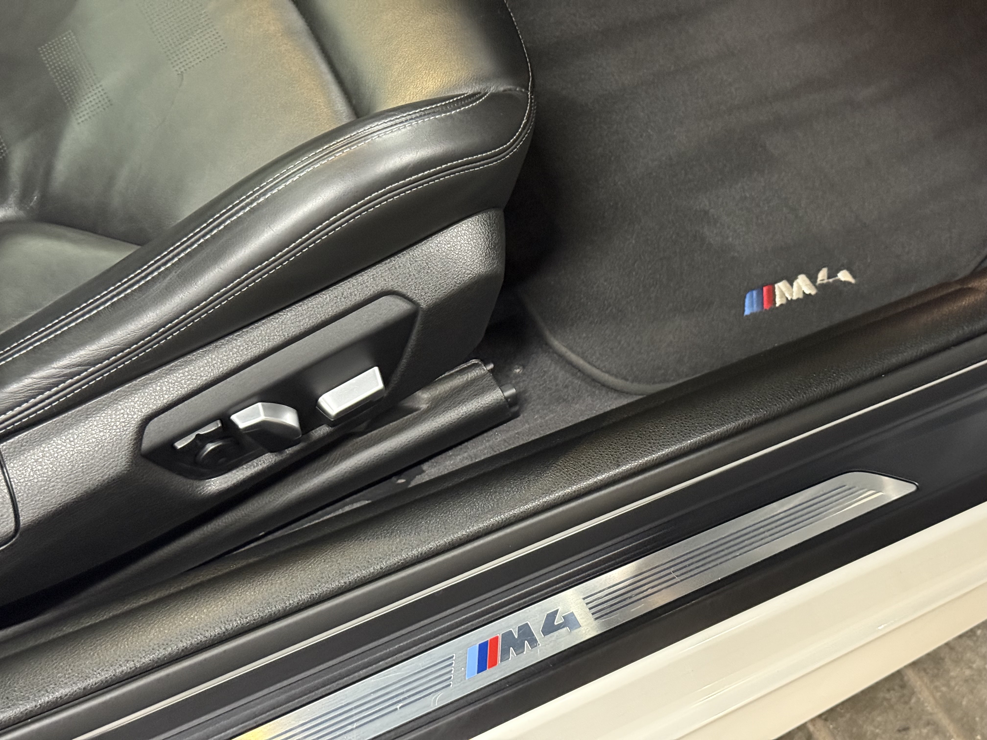 2016 BMW M4 6-SPEED MANUAL | 2dr Cpe, Toronto, Cash