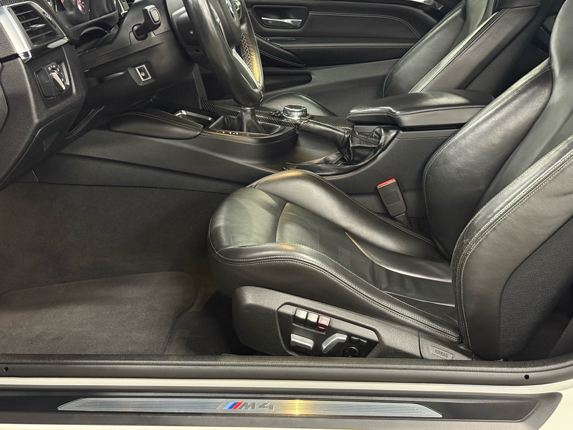 2016 BMW M4 6-SPEED MANUAL | 2dr Cpe, Toronto, Cash