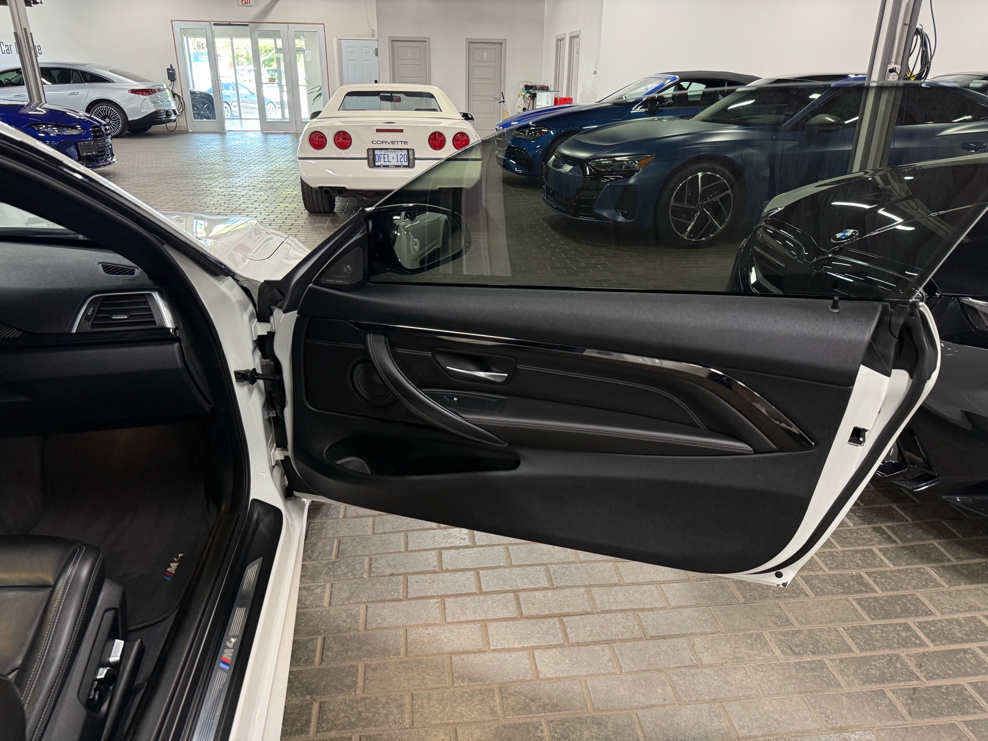 2016 BMW M4 6-SPEED MANUAL | 2dr Cpe, Toronto, Cash