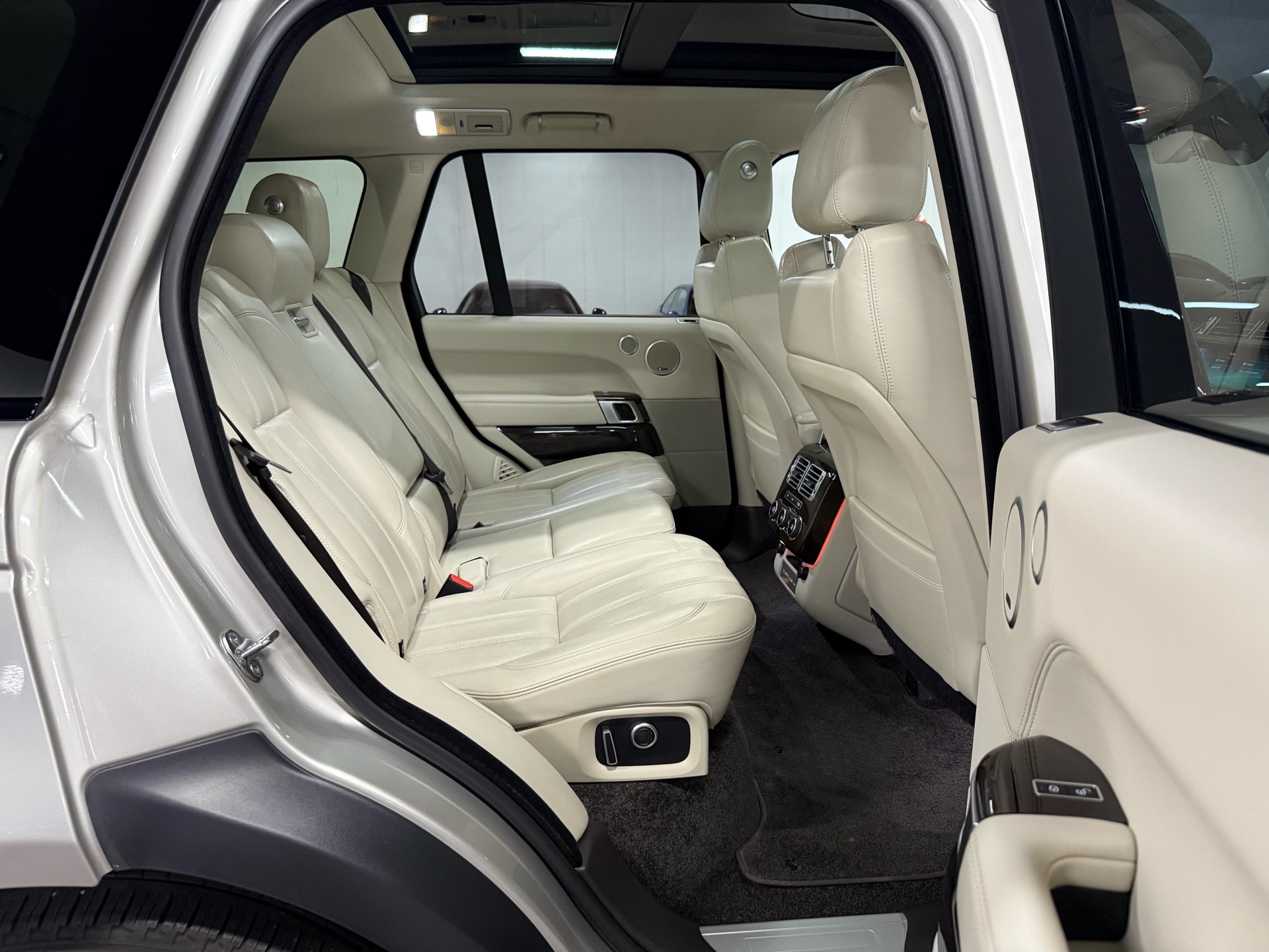 2017 Land Rover Range Rover DIESEL LWB Td6 HSE, Toronto, Cash
