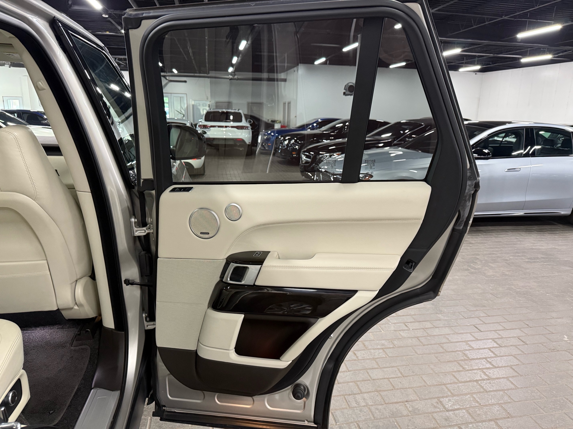 2017 Land Rover Range Rover DIESEL LWB Td6 HSE, Toronto, Cash