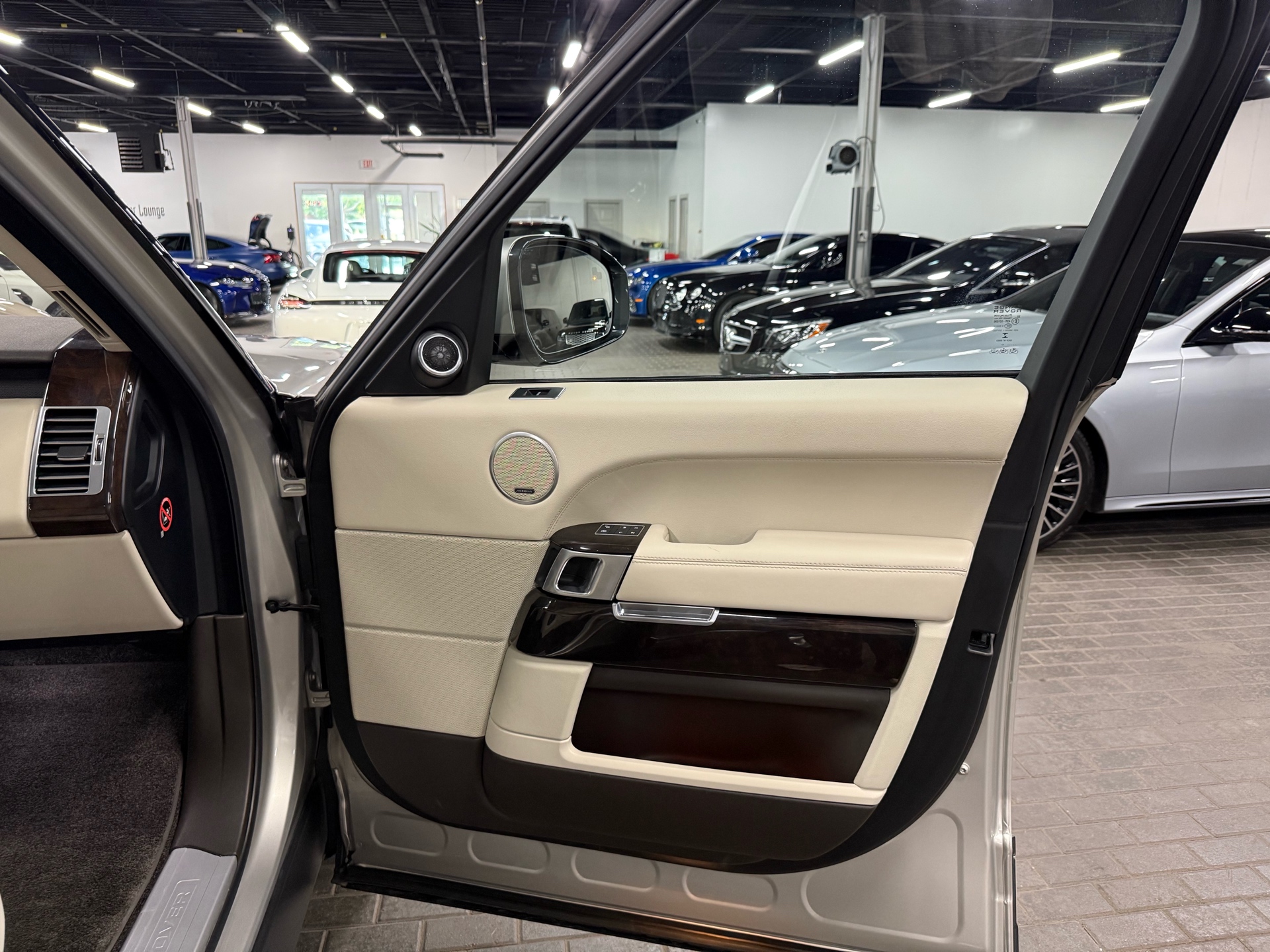 2017 Land Rover Range Rover DIESEL LWB Td6 HSE, Toronto, Cash