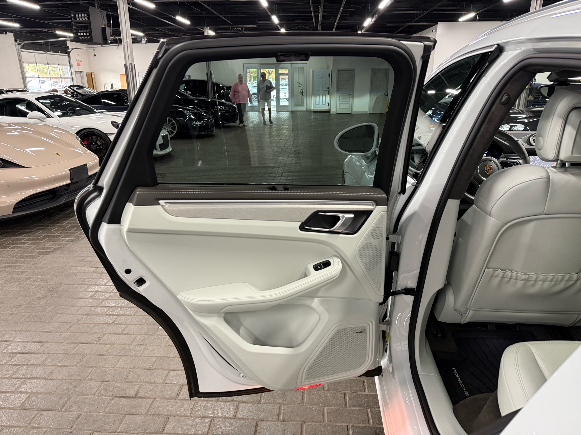 2017 Porsche Macan AWD 4dr Turbo, Toronto, Cash