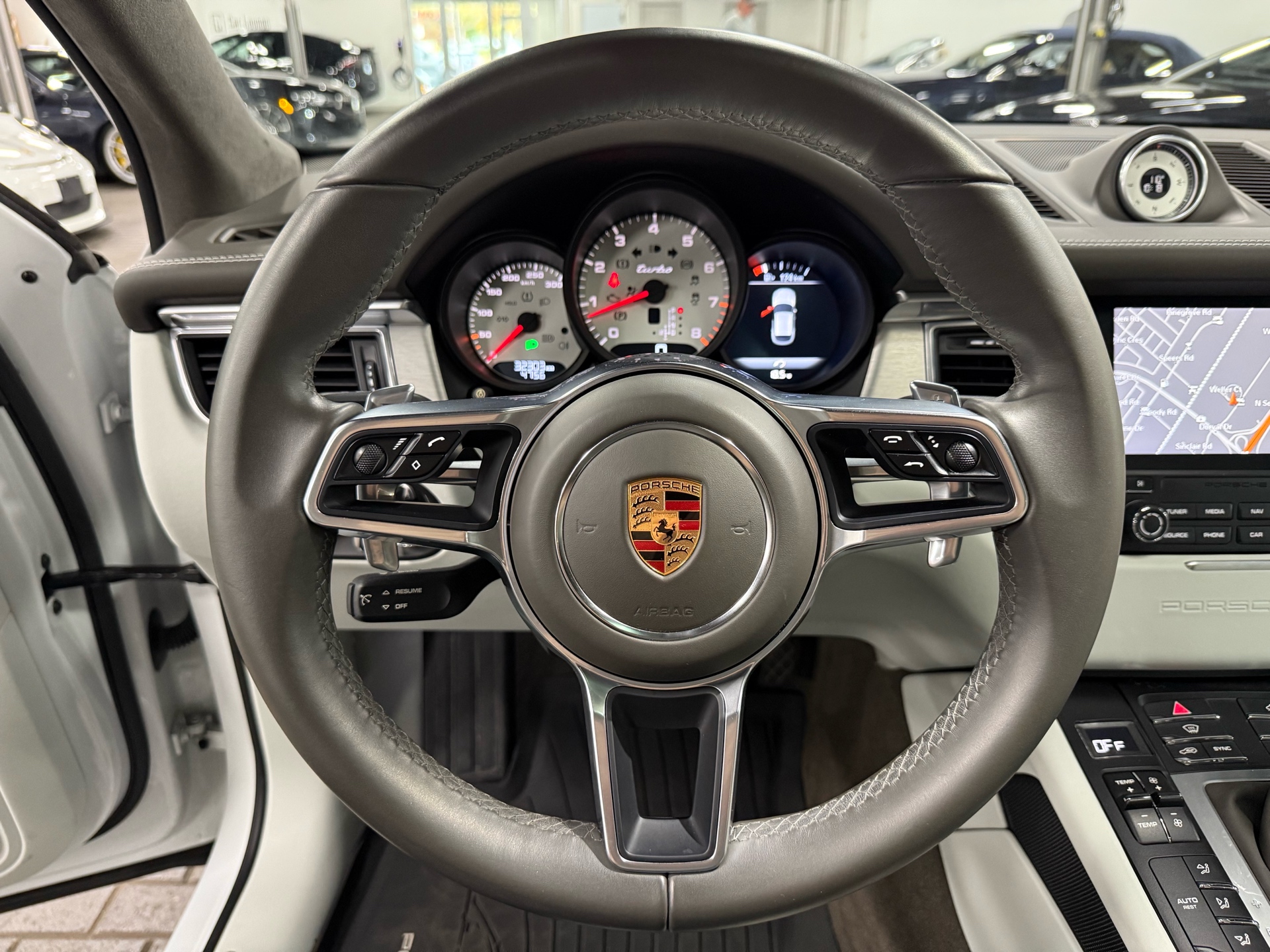 2017 Porsche Macan AWD 4dr Turbo, Toronto, Cash