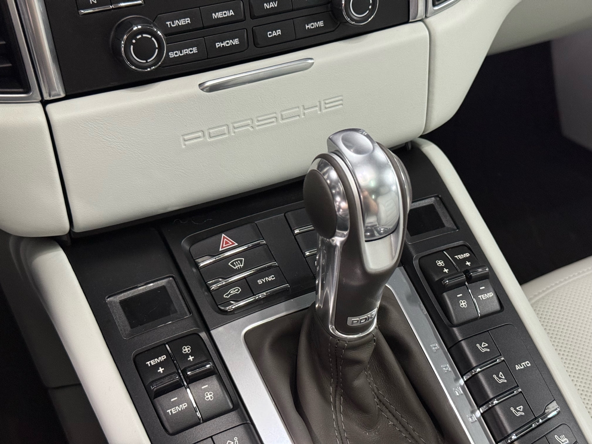 2017 Porsche Macan AWD 4dr Turbo, Toronto, Cash