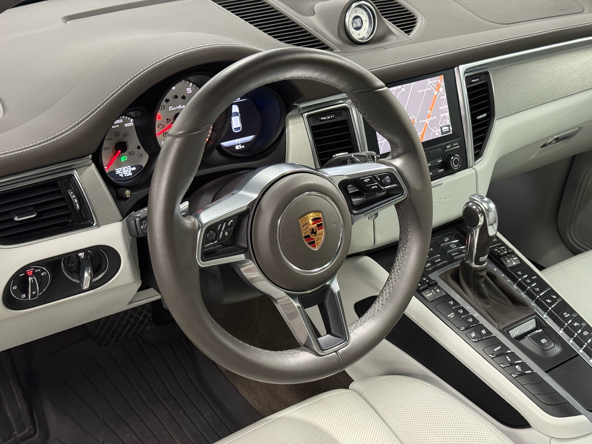 2017 Porsche Macan AWD 4dr Turbo, Toronto, Cash