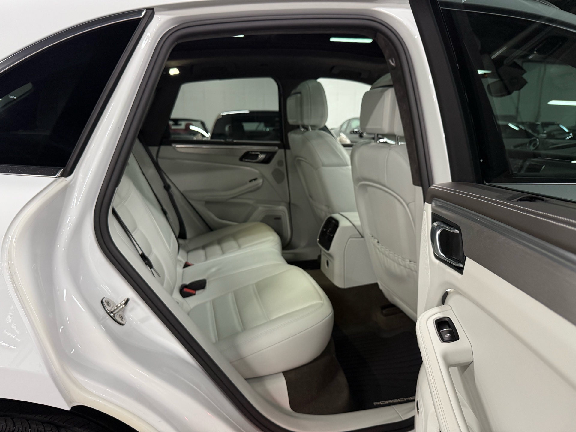 2017 Porsche Macan AWD 4dr Turbo, Toronto, Cash