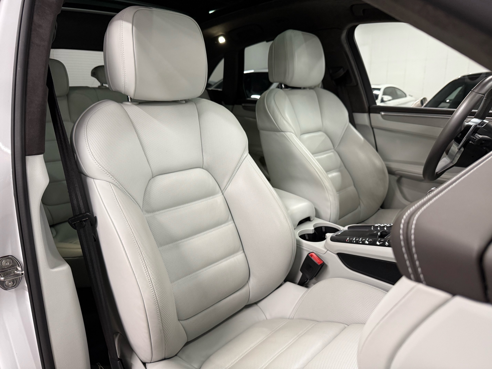 2017 Porsche Macan AWD 4dr Turbo, Toronto, Cash