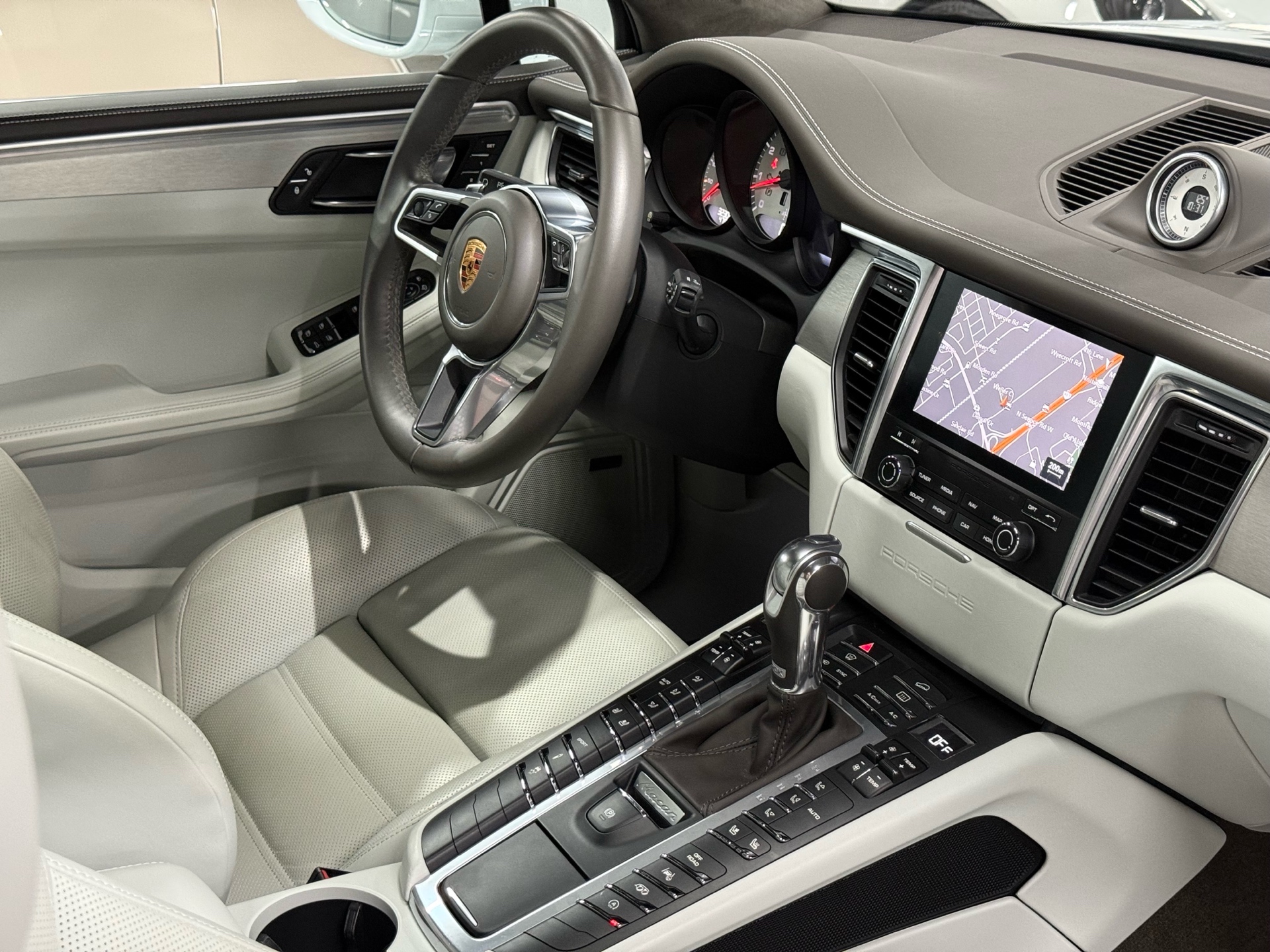 2017 Porsche Macan AWD 4dr Turbo, Toronto, Cash