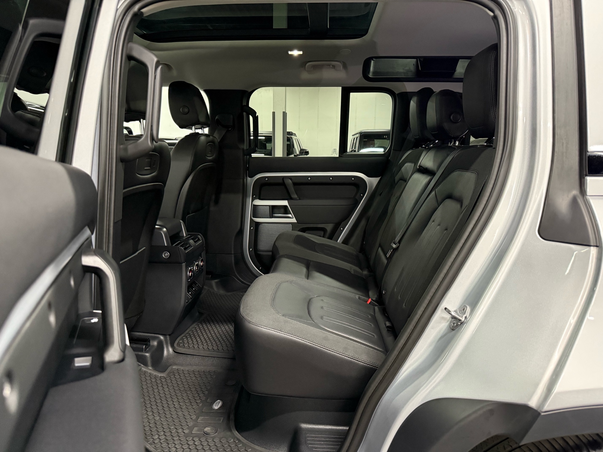 2020 Land Rover Defender 110 First Edition AWD, Toronto, Cash