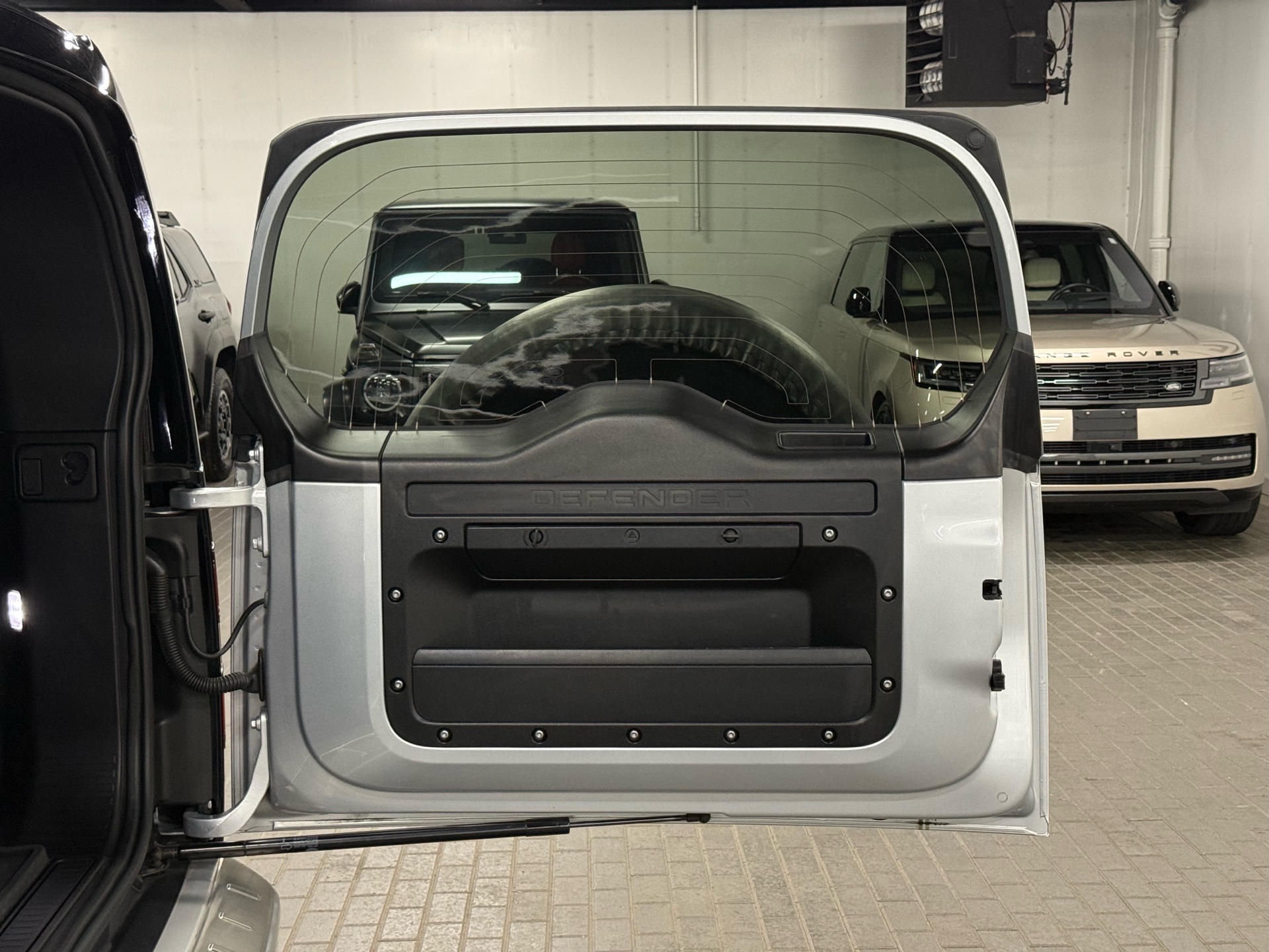 2020 Land Rover Defender 110 First Edition AWD, Toronto, Cash