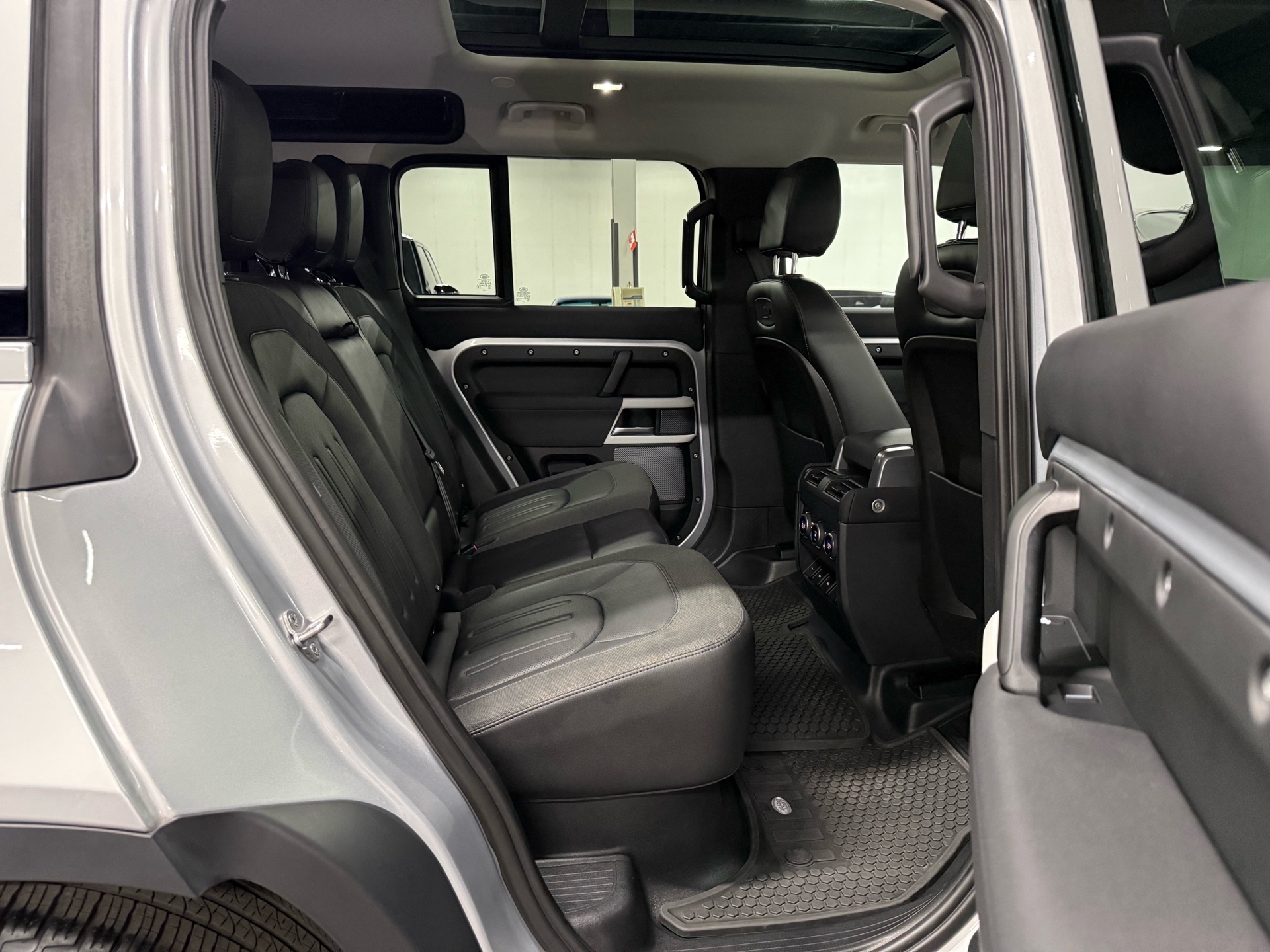 2020 Land Rover Defender 110 First Edition AWD, Toronto, Cash