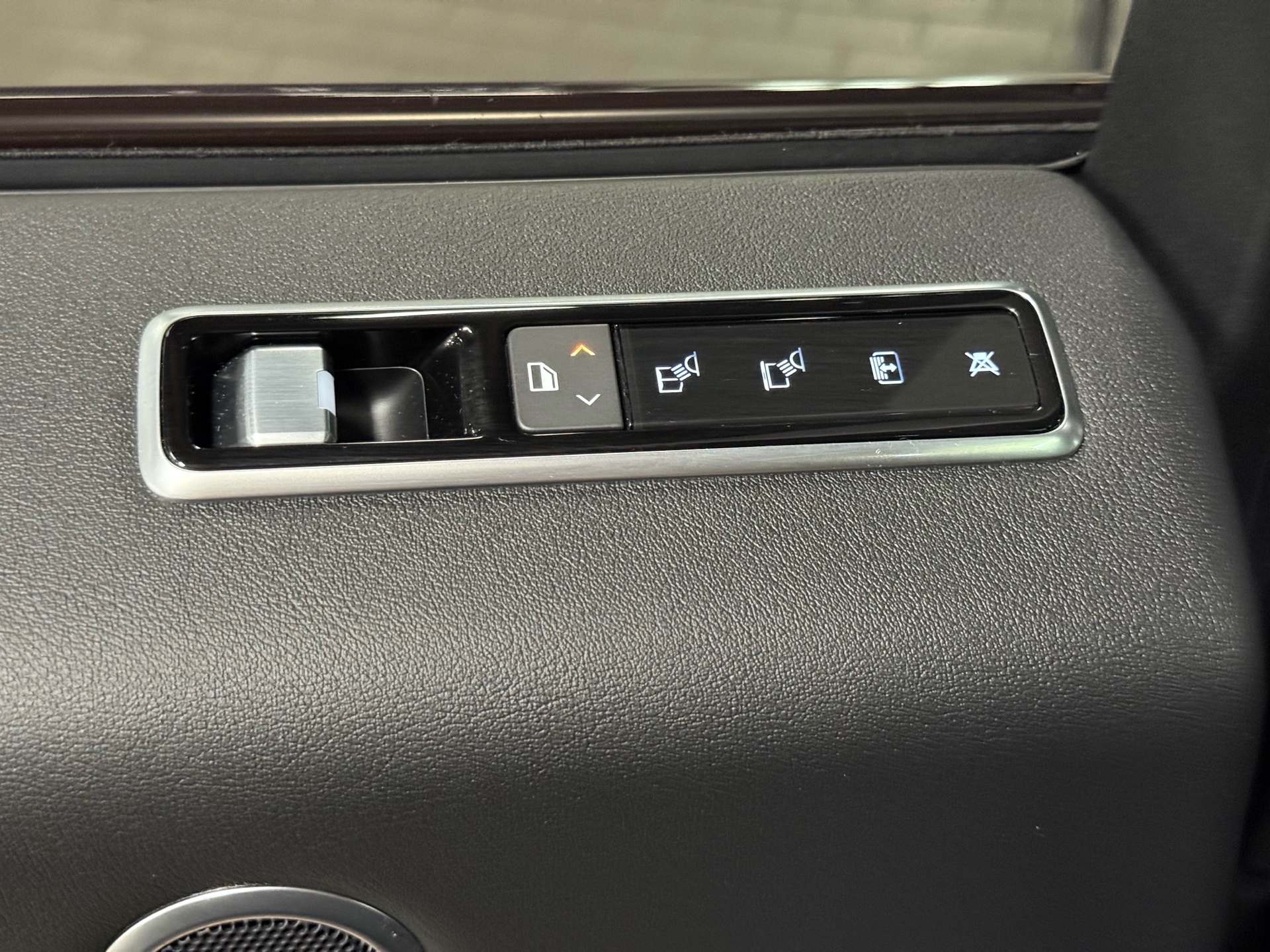 2020 Land Rover Range Rover P525 5.0L V8 Supercharged HSE SWB, Toronto, Cash